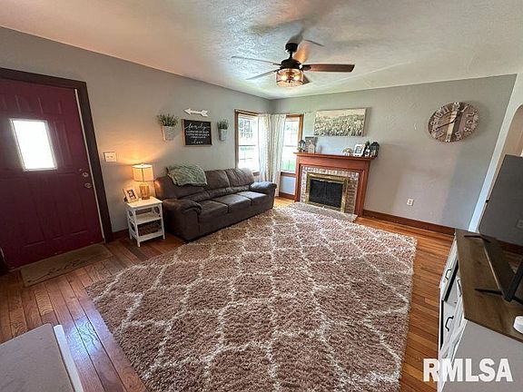 5th image of 611 13th St
