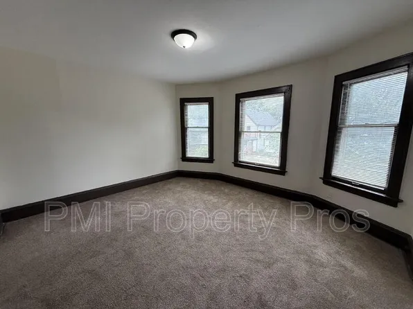 2532 N 37th St, Milwaukee, WI 53210