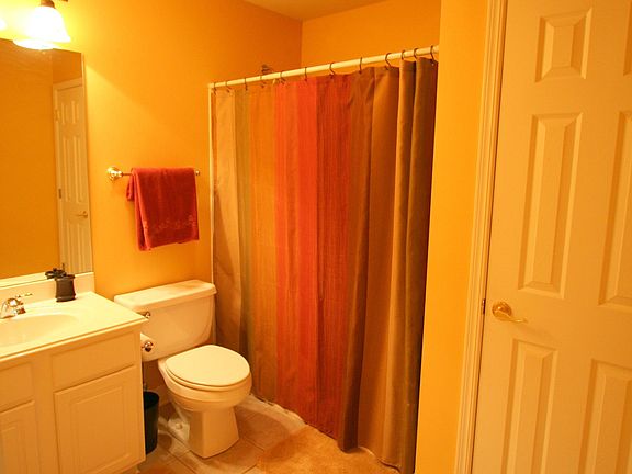 Full Bath with tub/shower co