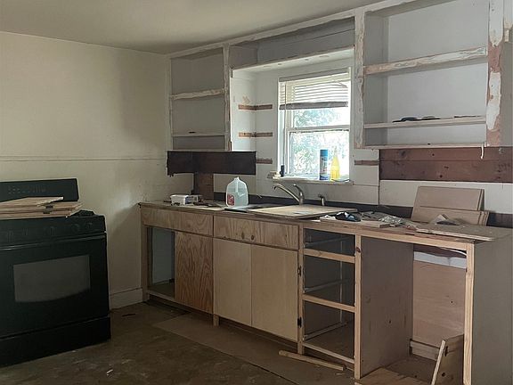 5th image of 314 Kaufman St