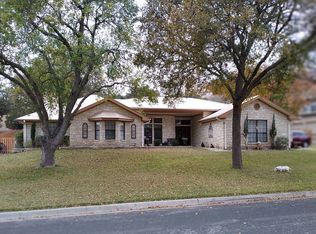 511 Winged Foot Ln, Kerrville, TX 78028