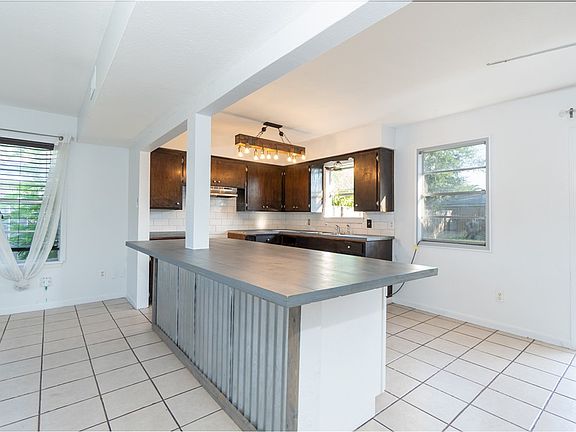 3rd image of 5617 Tanglewood Drive