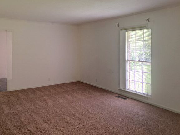 4th image of 1804 Berkshire Dr