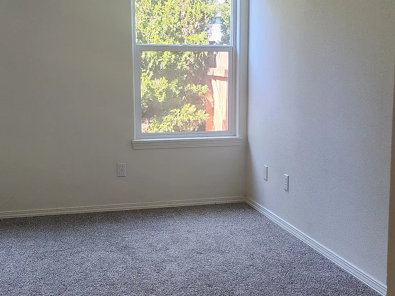 1667 Wendy St NE — Photo 12