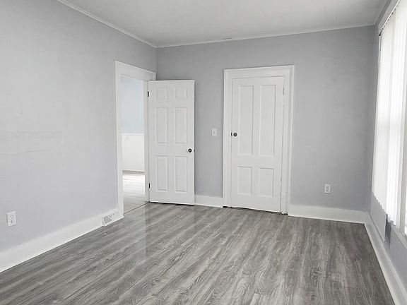 3rd image of 20 Ridge St #1