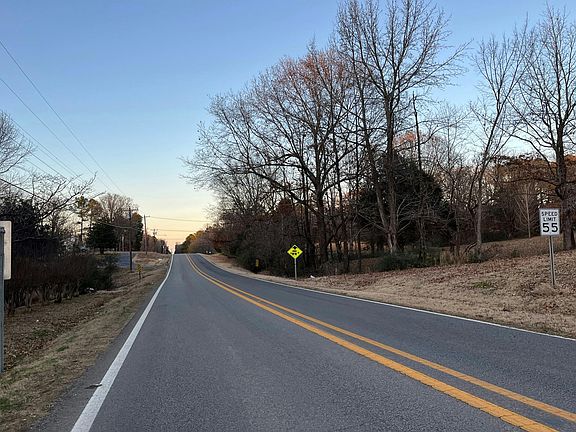 5th image of 3301 Highway 141 N