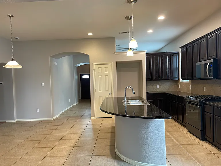 660 Payton Way — Photo 15