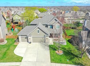 2404 SW 12th Ter, Lees Summit, MO 64081