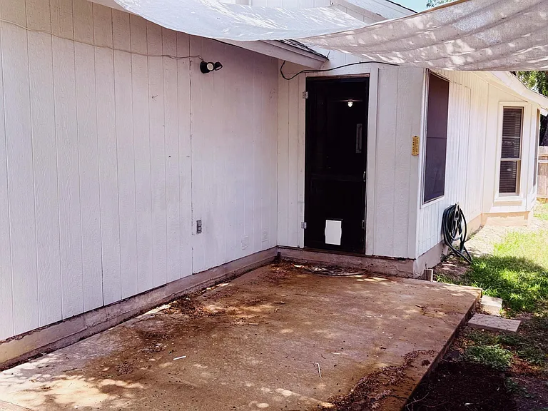 12314 Thompkins Dr — Photo 35