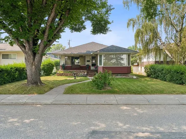2307 E 7th St NE, Calgary, AB T2E 4C7