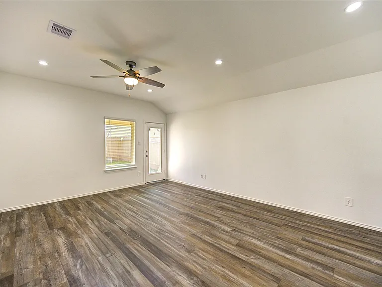 5406 Castlebury Meadows Dr — Photo 14