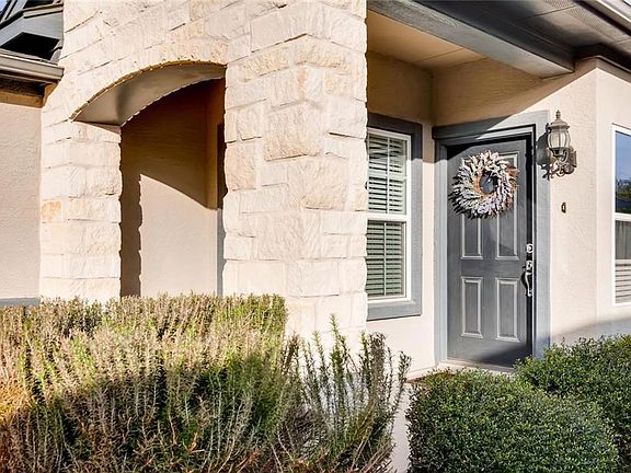 3rd image of 705 Salt Creek Ln