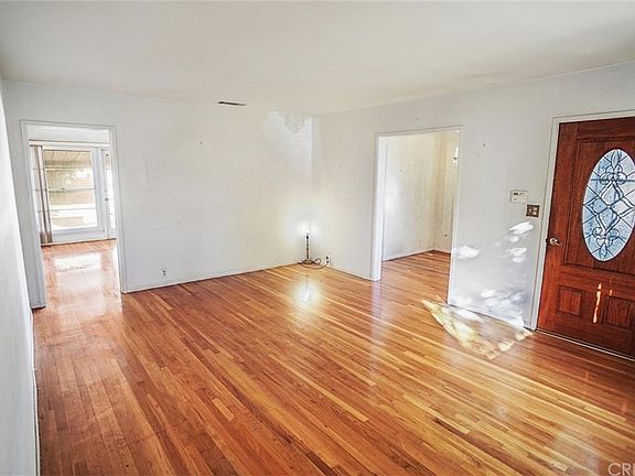 3rd image of 1136 N Ontario St