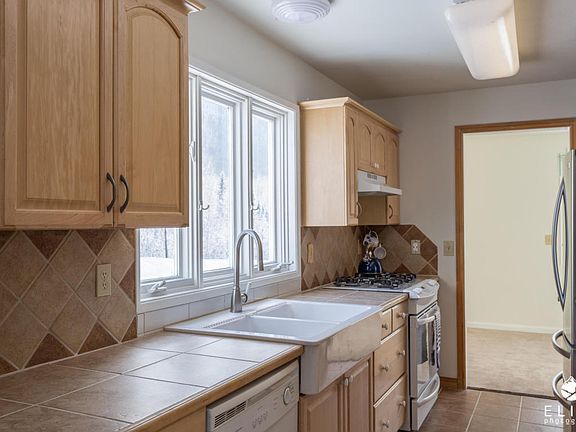 5th image of 22411 Mirror Lake Dr