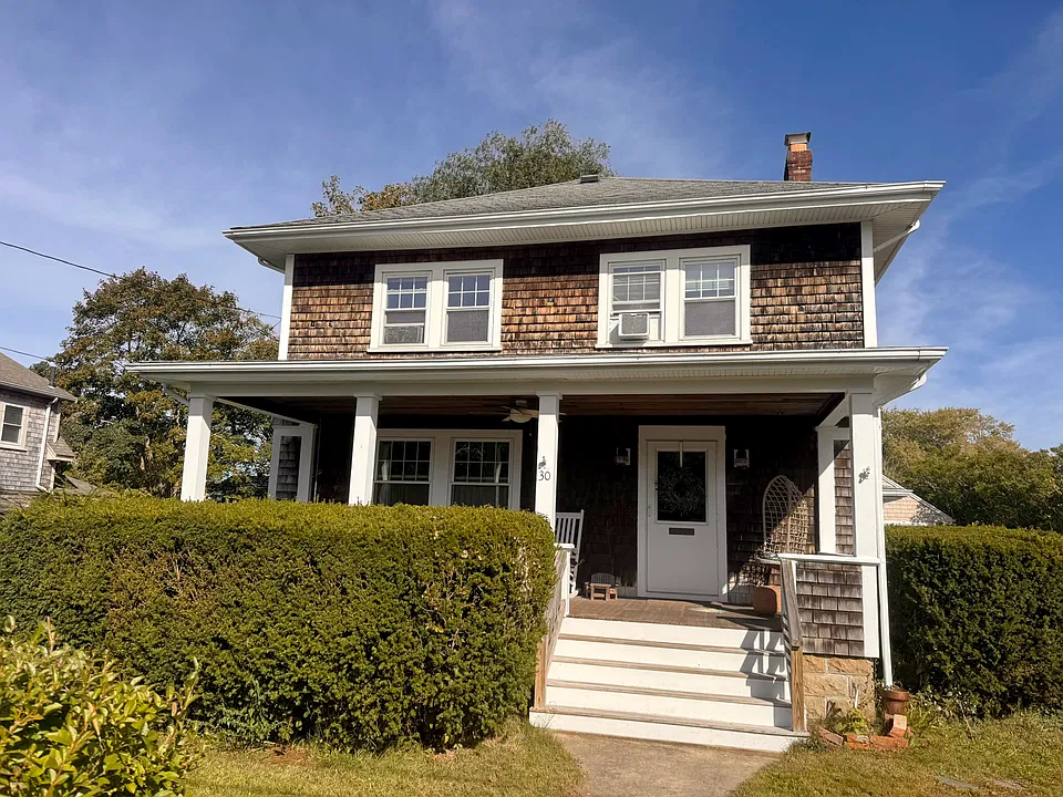 30 Chase St