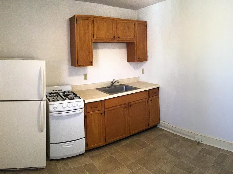 1054 S Broad St #2 — Photo 6