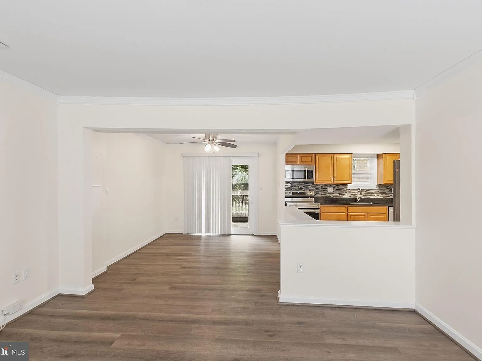 3 bed, 1.5 bath, 1248 sqft, $2,500 — Photo 4