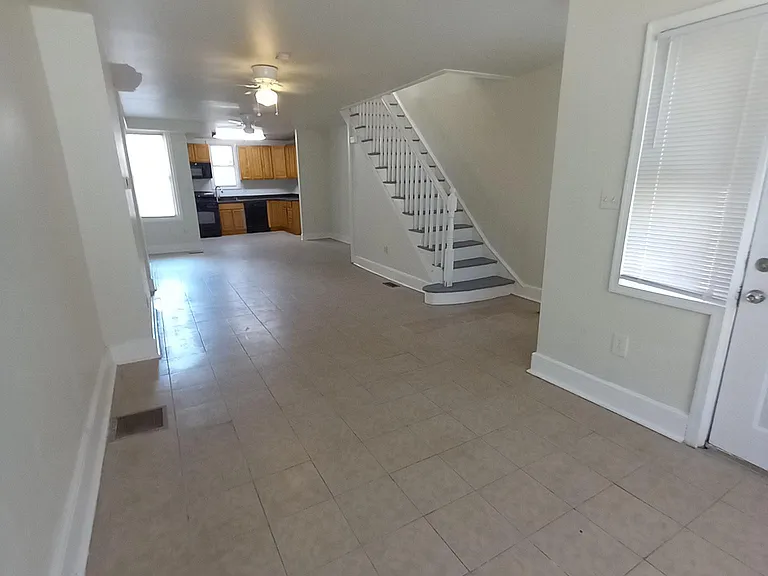 4772 Loring St — Photo 4