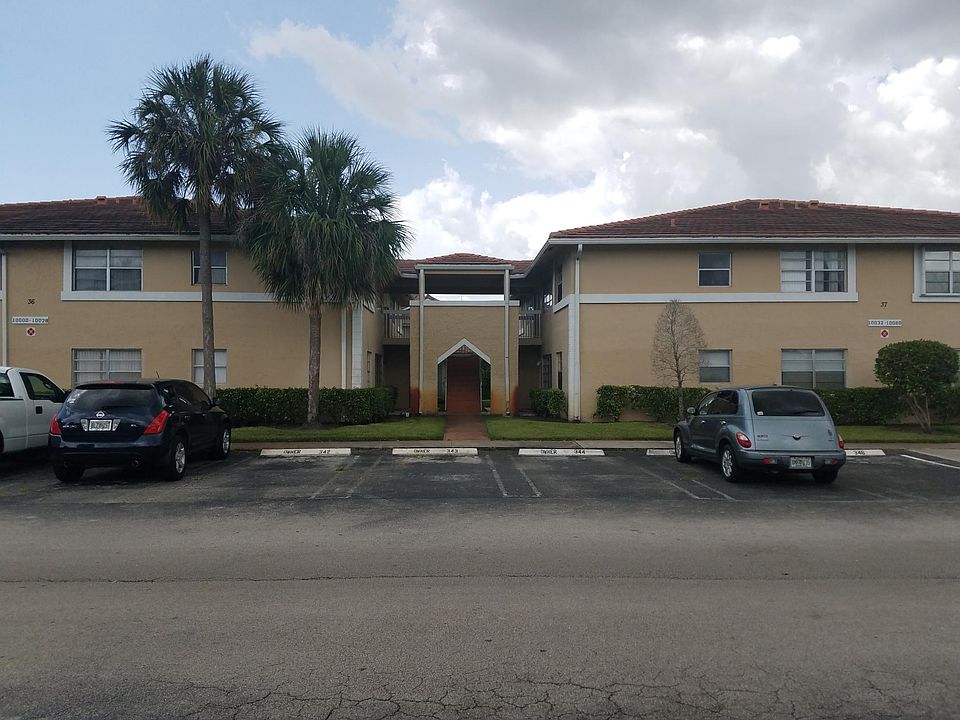 1st image of 10040 Twin Lakes Dr