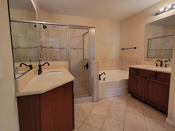 3rd image of 10280 Olivewood Way