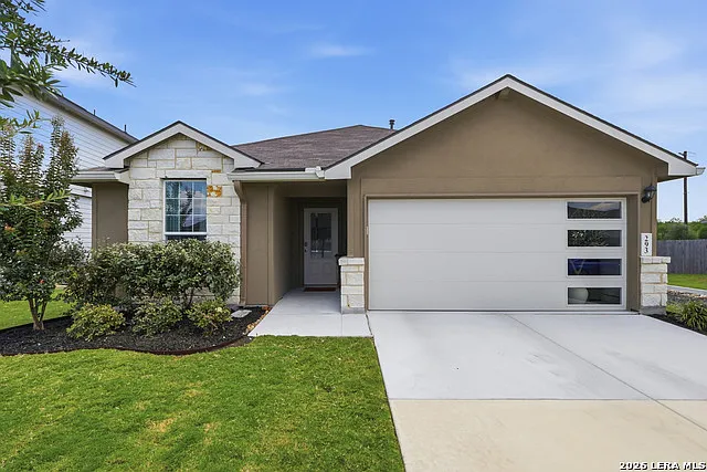 3 bed, 2.0 bath, 1651 sqft, $1,850 — Photo 3