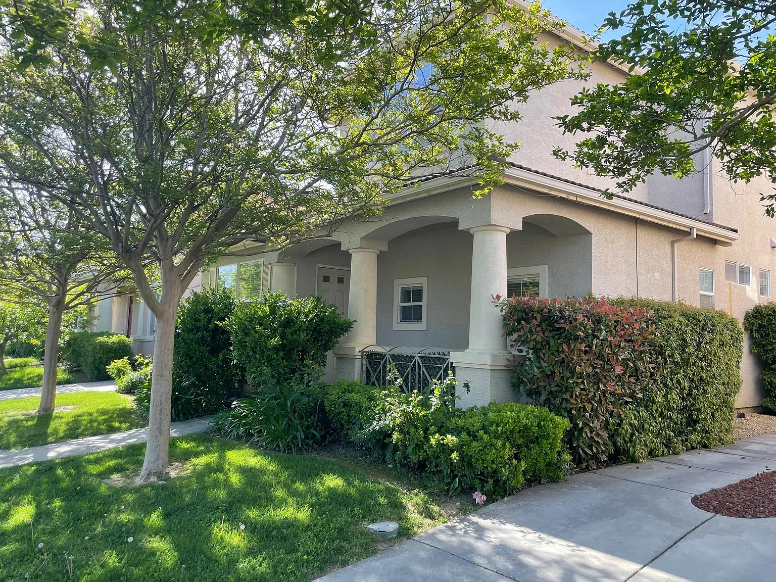 4 bed, 2.5 bath, 1641 sqft, $3,000 — Photo 3