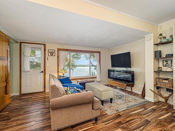3rd image of 41671 Woodbine St NW