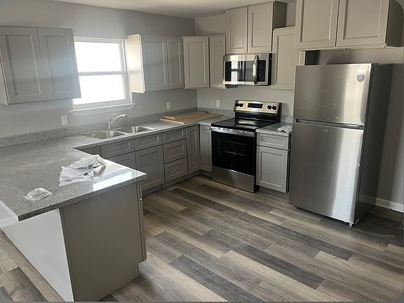 2nd image of 202 Iris St #A