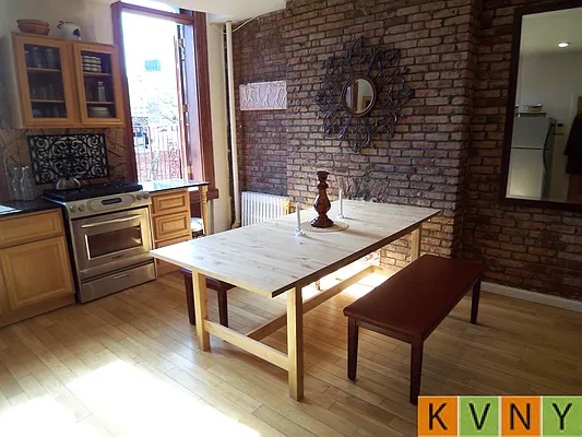 Rented by KVNY Soho | media 25