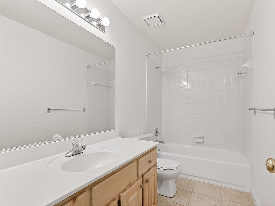 1st image of 325 Glen Echo Ln APT L