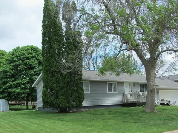 424 Division St, Dike, IA 50624