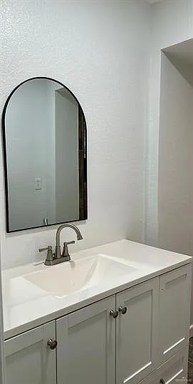 219 E Vine Ave — Photo 10