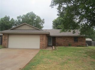 1812 Kristie Ln, Weatherford, OK 73096