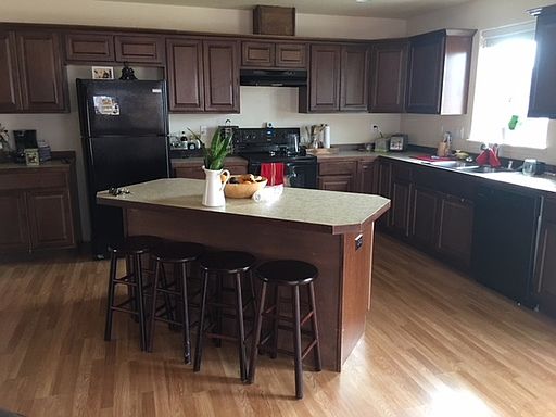 2nd image of 610 4th Ave