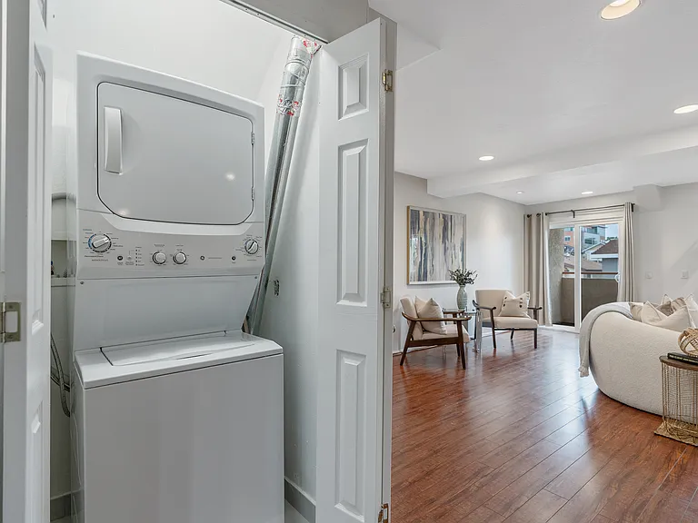 2310 N Fairview St #210 — Photo 11