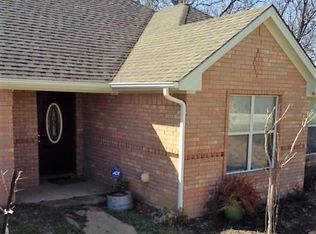 1807 13th St, Bridgeport, TX 76426