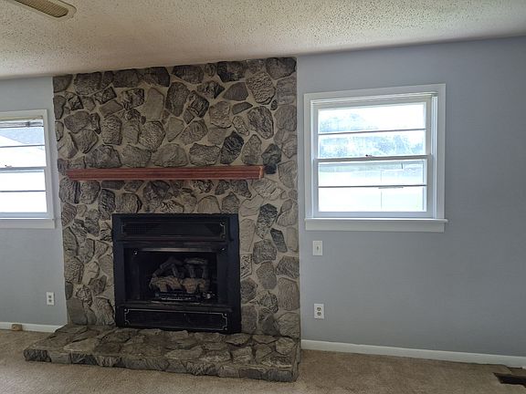 3rd image of 905 N 2nd St
