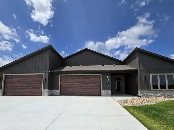 825 N Sylvan Dr, Sioux Falls, SD 57110
