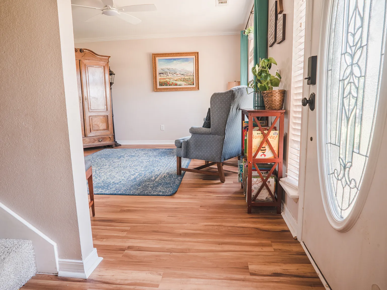 4 bed, 2.5 bath, 2283 sqft, $2,800 — Photo 3