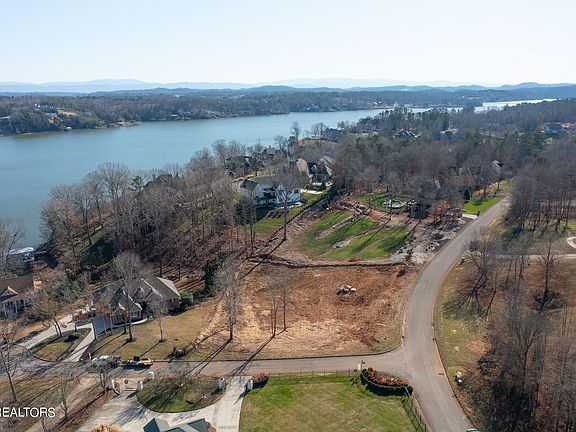 4th image of 102 Driftwood Ct