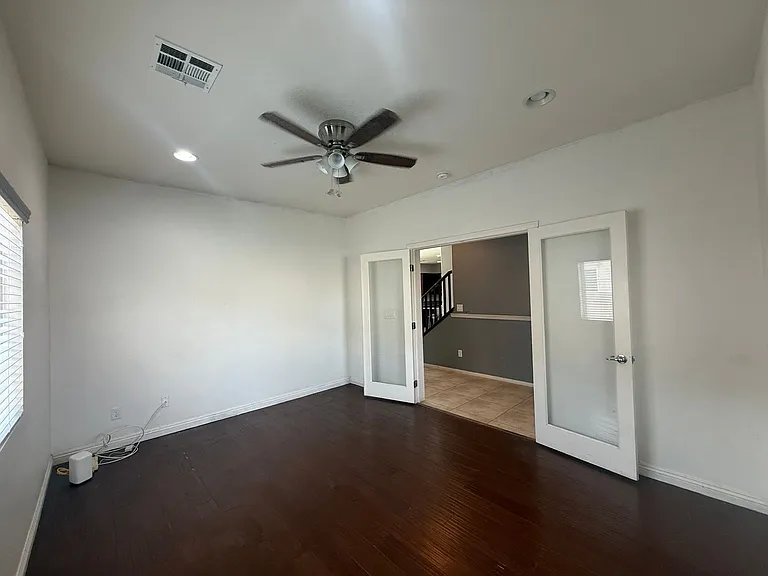 4957 Harold St — Photo 32
