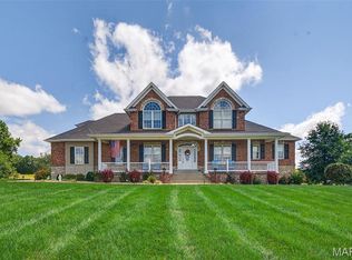 18 Gallant Fox Dr, Troy, MO 63379