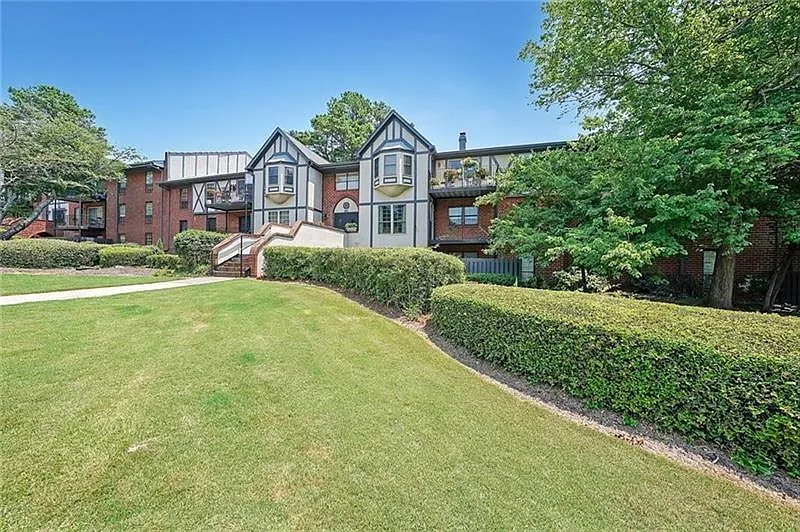 1 bed, 1.5 bath, 797 sqft, $1,650 — Photo 3
