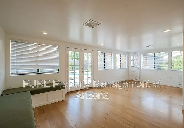 2817 N 51st St — Photo 2