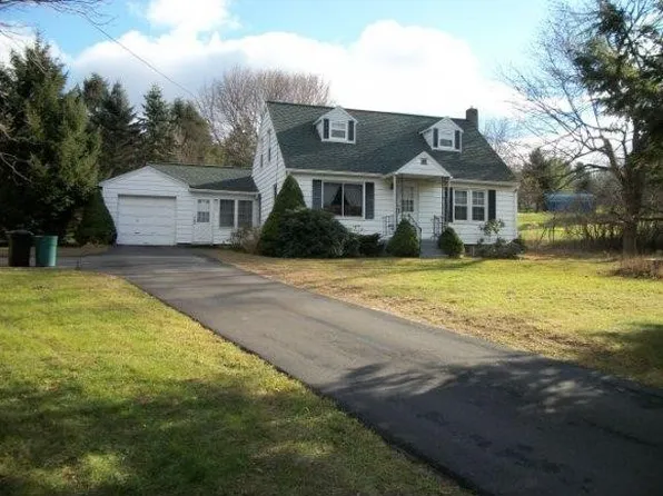 88 Southside Dr, Owego, NY 13827