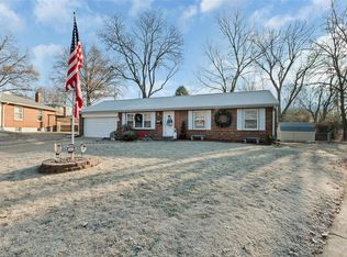 4 Leicester Ln, Saint Louis, MO