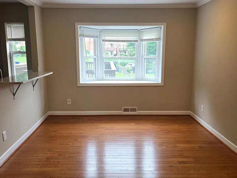 2028 Hillenwood Rd — Photo 3