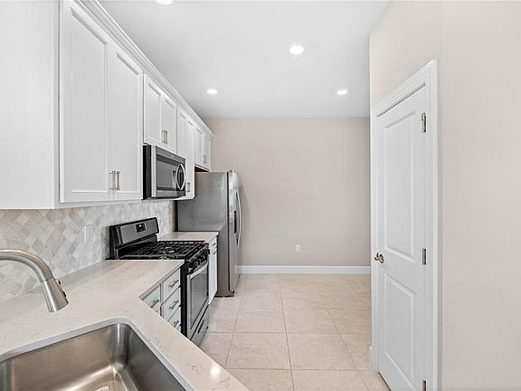 5th image of 14550 Mossy Pine Ct