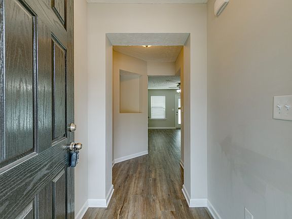 3rd image of 2066 Caladonia Way