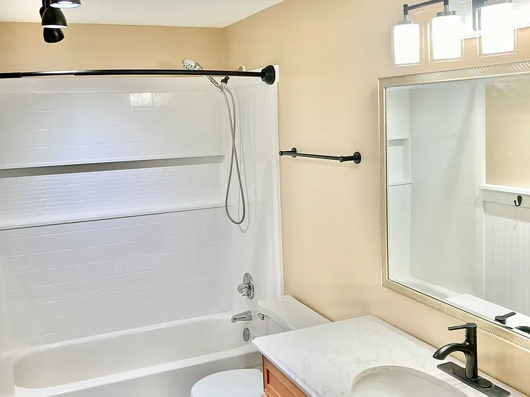 3913 Woodfield Rd — Photo 24
